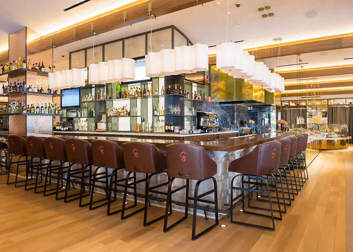 The Cromwell Hotel & Casino (Adults Only)